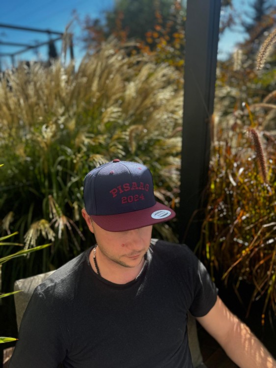 Czapka z daszkiem Pisaag Snapback, navy-maroon (3).jpg
